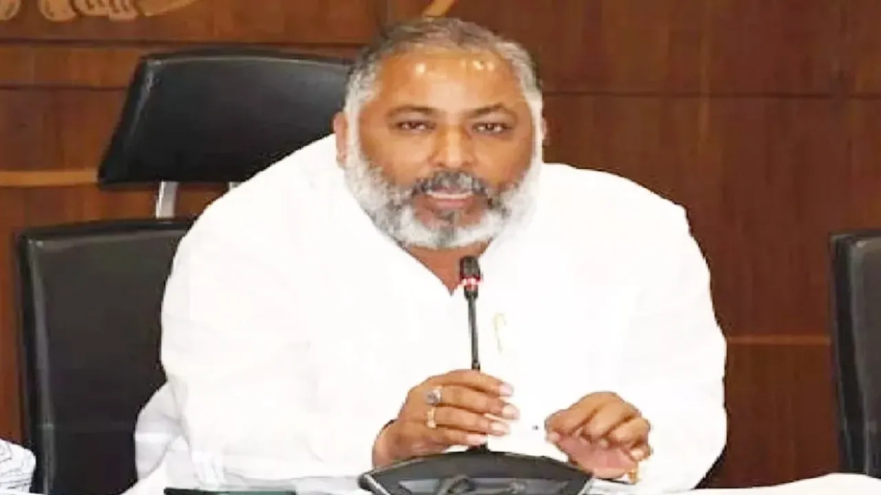 PDA का मतलब परिवार डेवलपमेंट ऑथोरिटी... मंत्री दयाशंकर सिंह बोले- यह तो ईश्वर की कृपा, किसी को ज़्यादा बच्चे, किसी को कम  