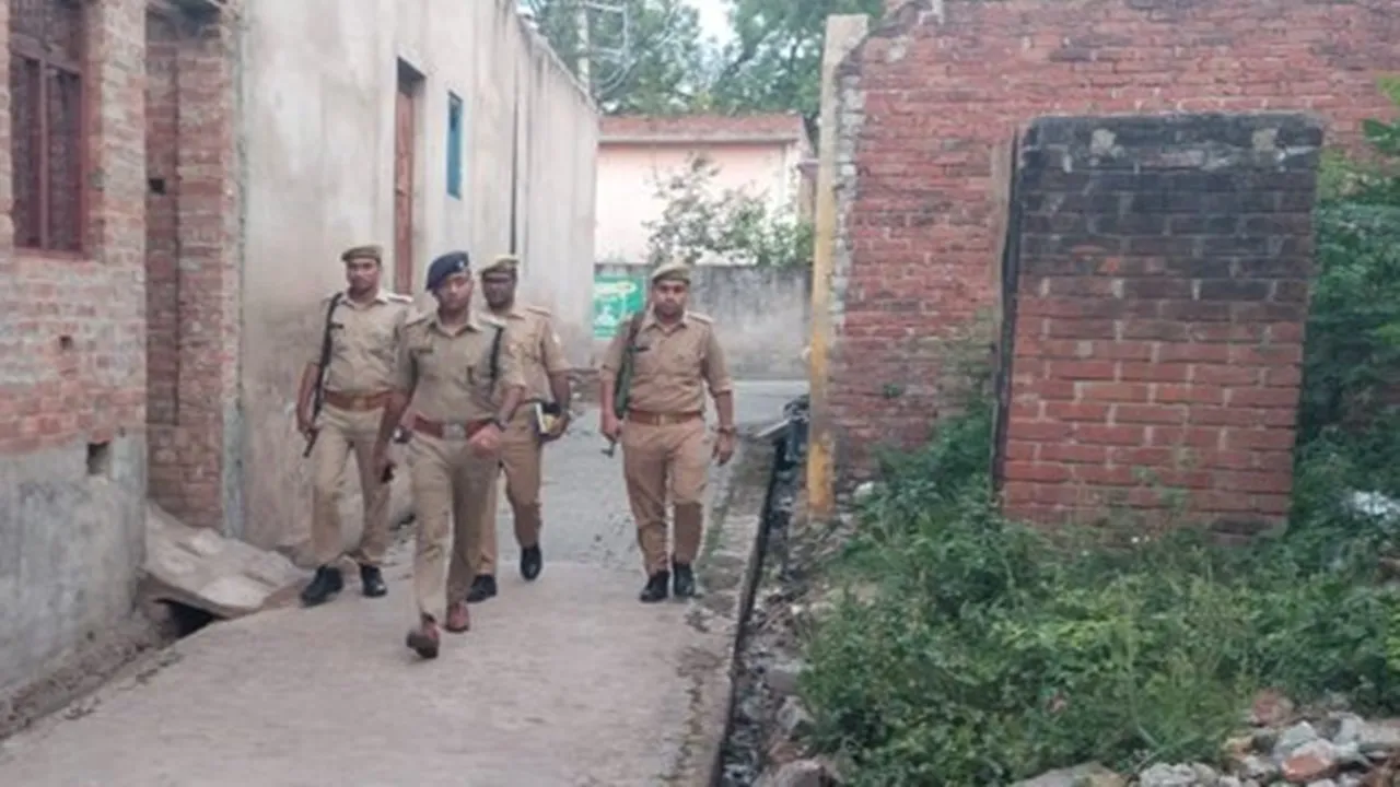 मैनपुरी : आपत्तिजनक स्थिति में देख भड़का भाई, तो बहन ने प्रेमी के साथ मिलकर कर दी हत्या 