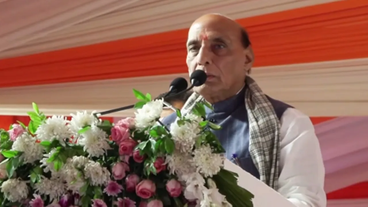 लखनऊ में राजनाथ सिंह :  विकास परियोजनाओं का किया उद्घाटन, कहा- भारत किसी भी चुनौती का सामना करने में सक्षम