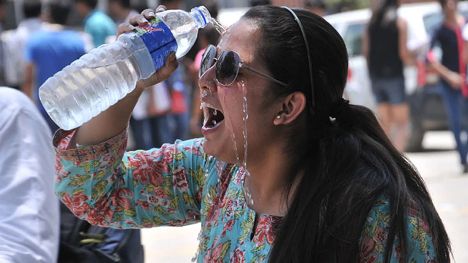 Moradabad:दिन में सूख रहा गला, रात को सता रही गर्म हवा, लू के थपेड़ों ने किया परेशान
