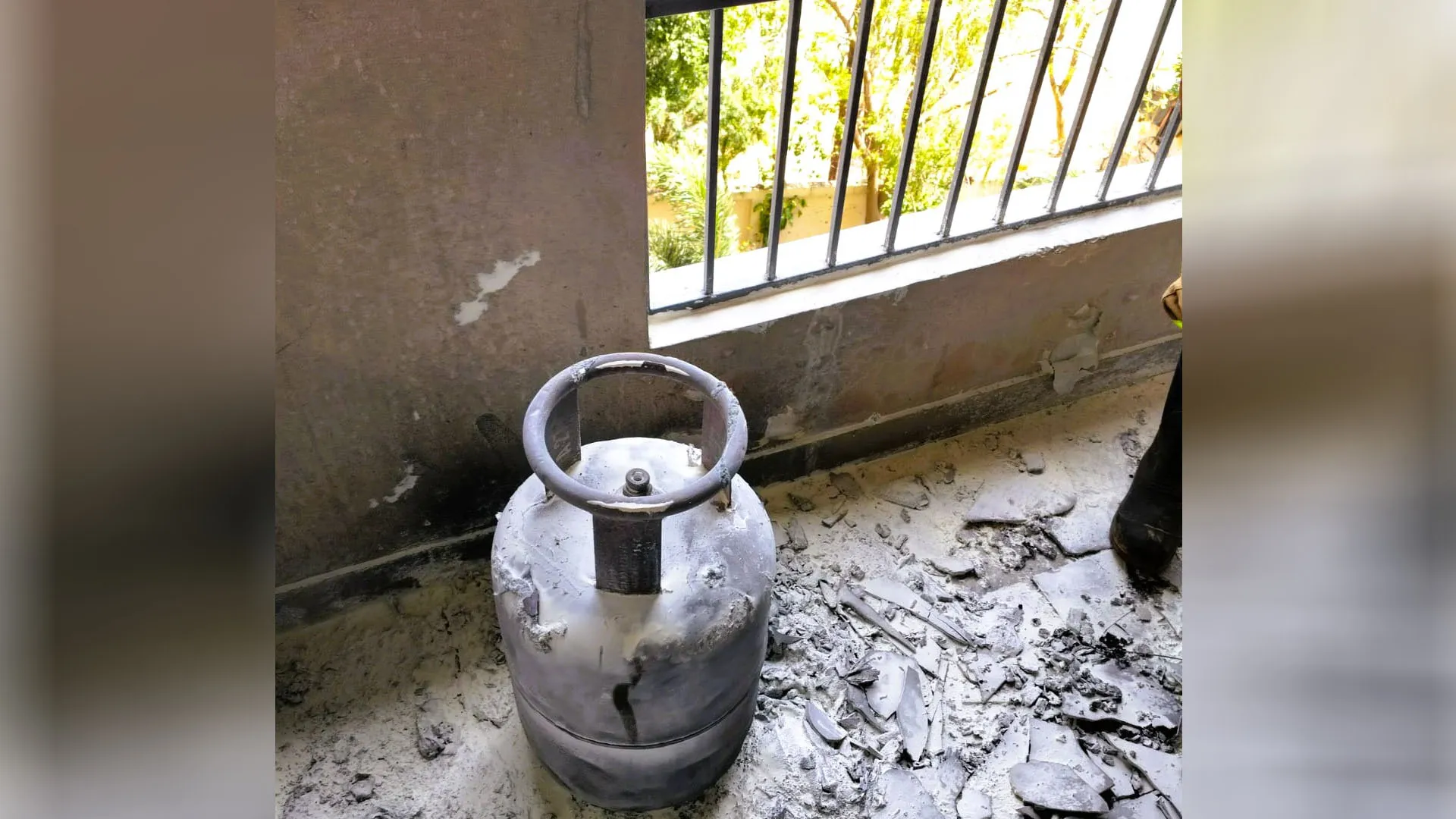 Moradabad:इंपीरियल ग्रीन्स सोसायटी की चौथी मंजिल पर लगी आग