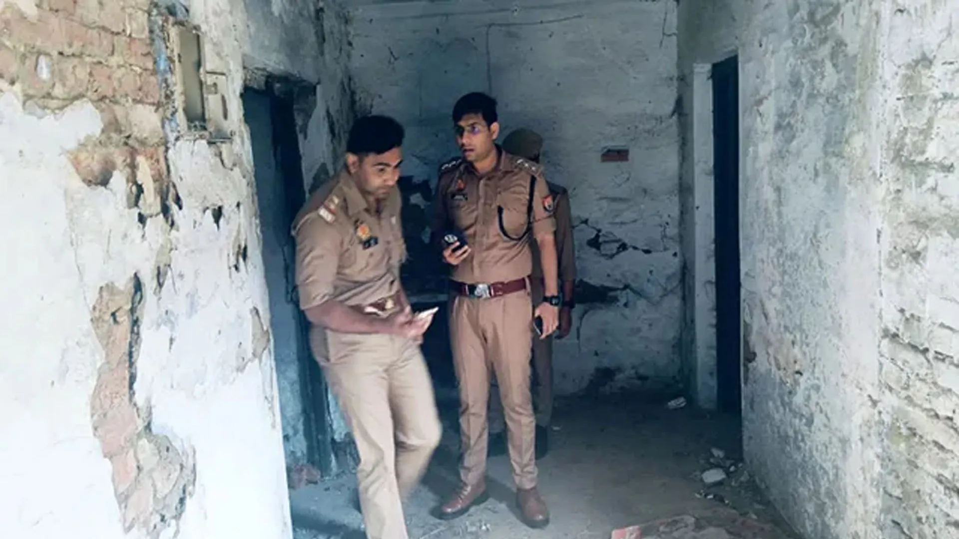 Bareilly: युवक की हत्या, बंद रेलवे क्वार्टर में मिला शव, तीन दोस्तों पर गहराई शक की सुई 