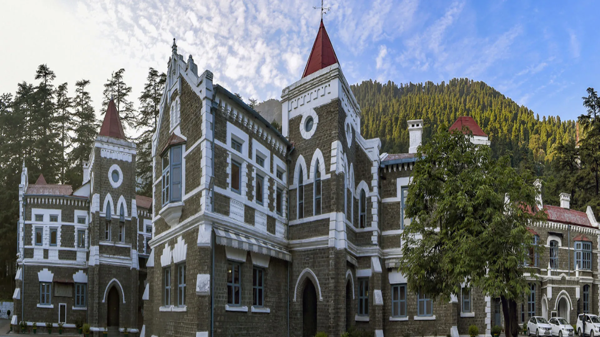 Uttrakhand: हाईकोर्ट ने किए न्यायिक अधिकारियों के तबादले...जानिए कहां-कहां भेजा गया