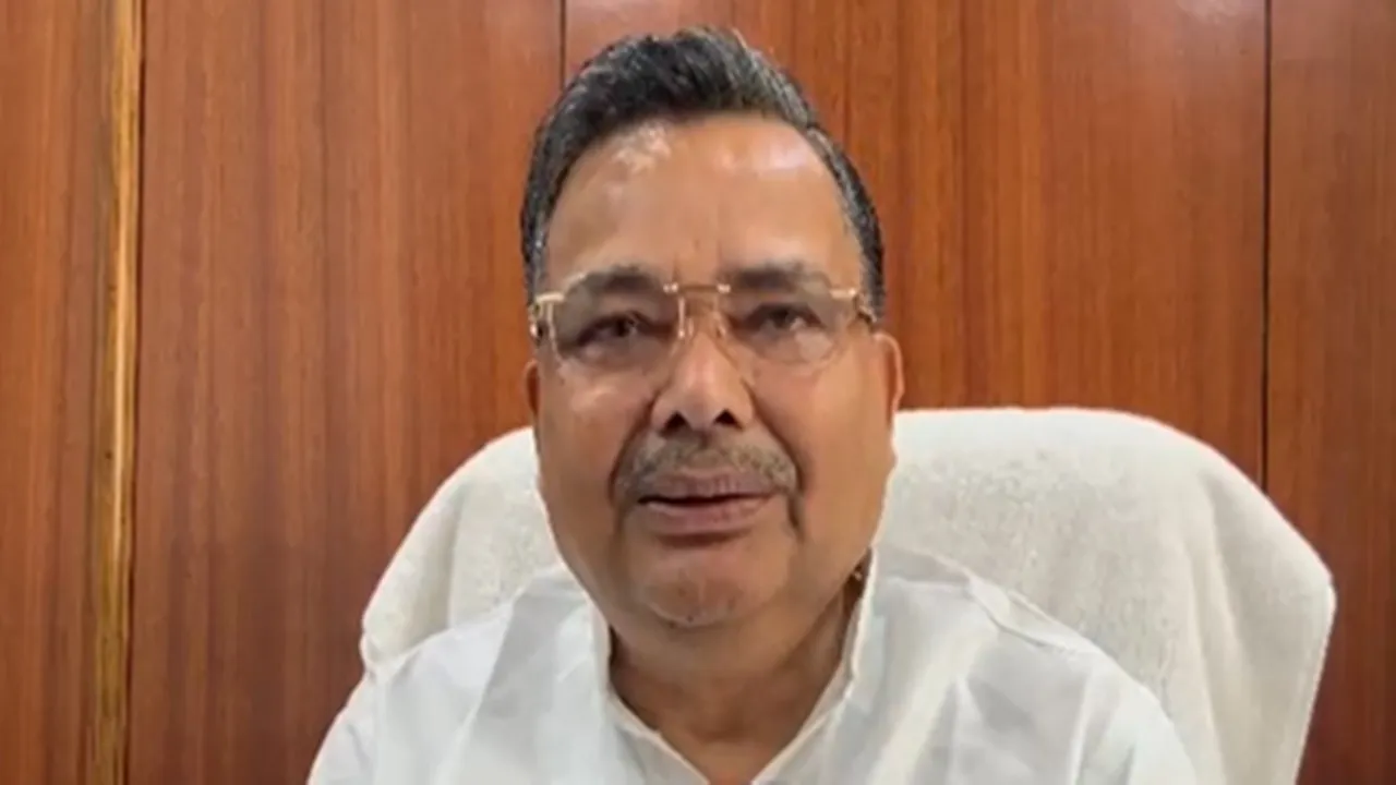 मंत्री जयवीर सिंह ने सपा को बताया ढोंगी पार्टी, कहा- 2027 में भाजपा को फिर चुनेगी जनता