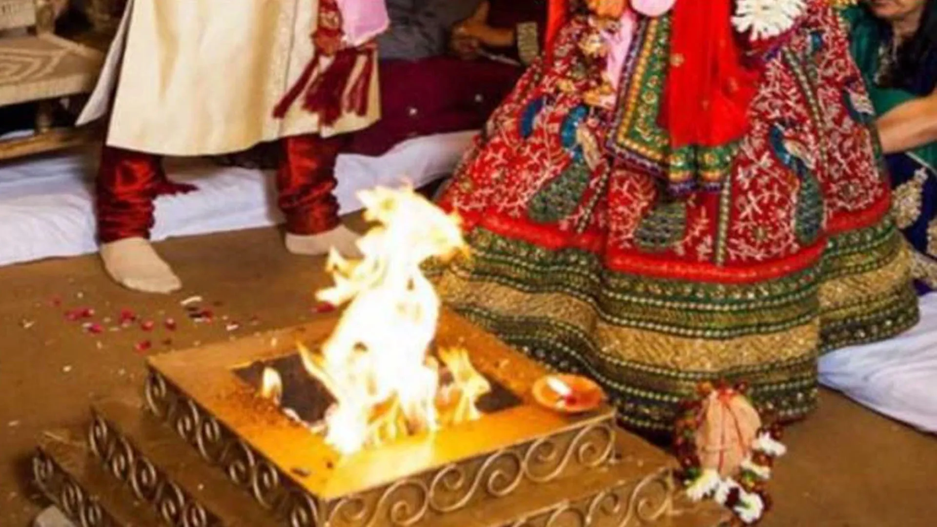 Bareilly: भोजीपुरा में शादी के मंडप में दबंगों का हमला, दुल्हन की भी कर दी पिटाई