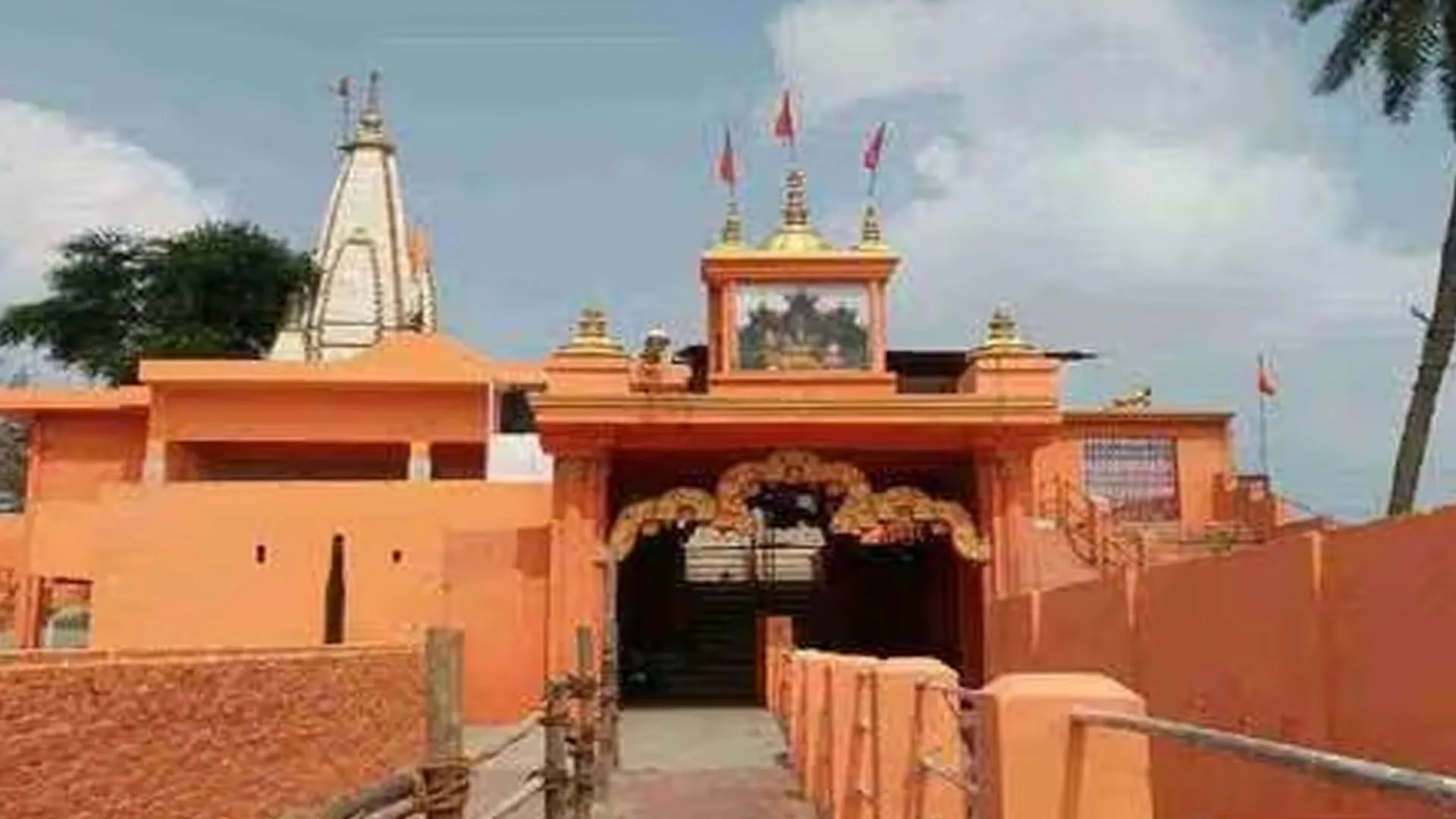 Moradabad: प्राचीन काली माता मंदिर की जमीन की पैमाइश पूरी...अब रिपोर्ट का इंतजार