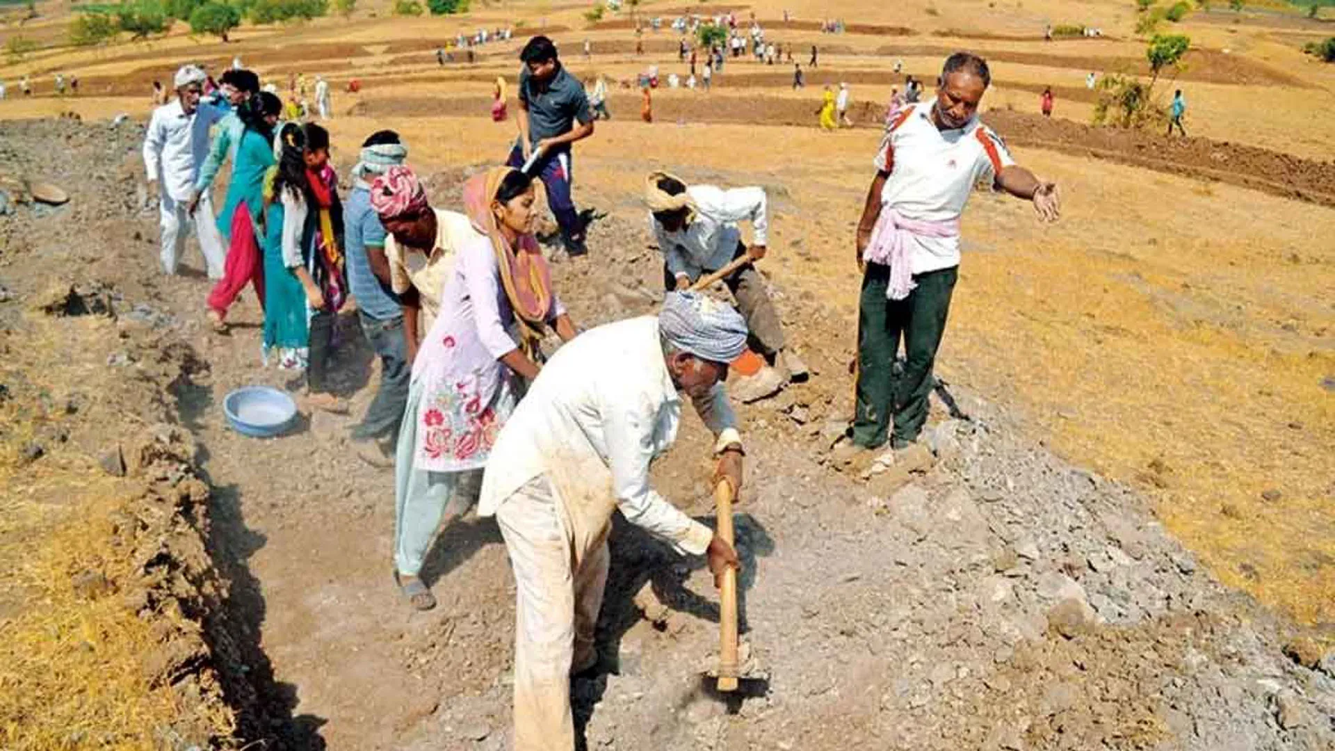 Bareilly: मनरेगा का नाम बदला...नहीं बदली मजदूरों की किस्मत
