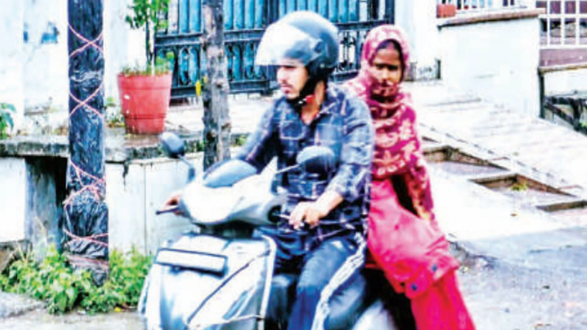 Moradabad: मौसम के रंग से सभी दंग, कुछ हिस्सों में तेज बारिश, अधिकांश सूखे