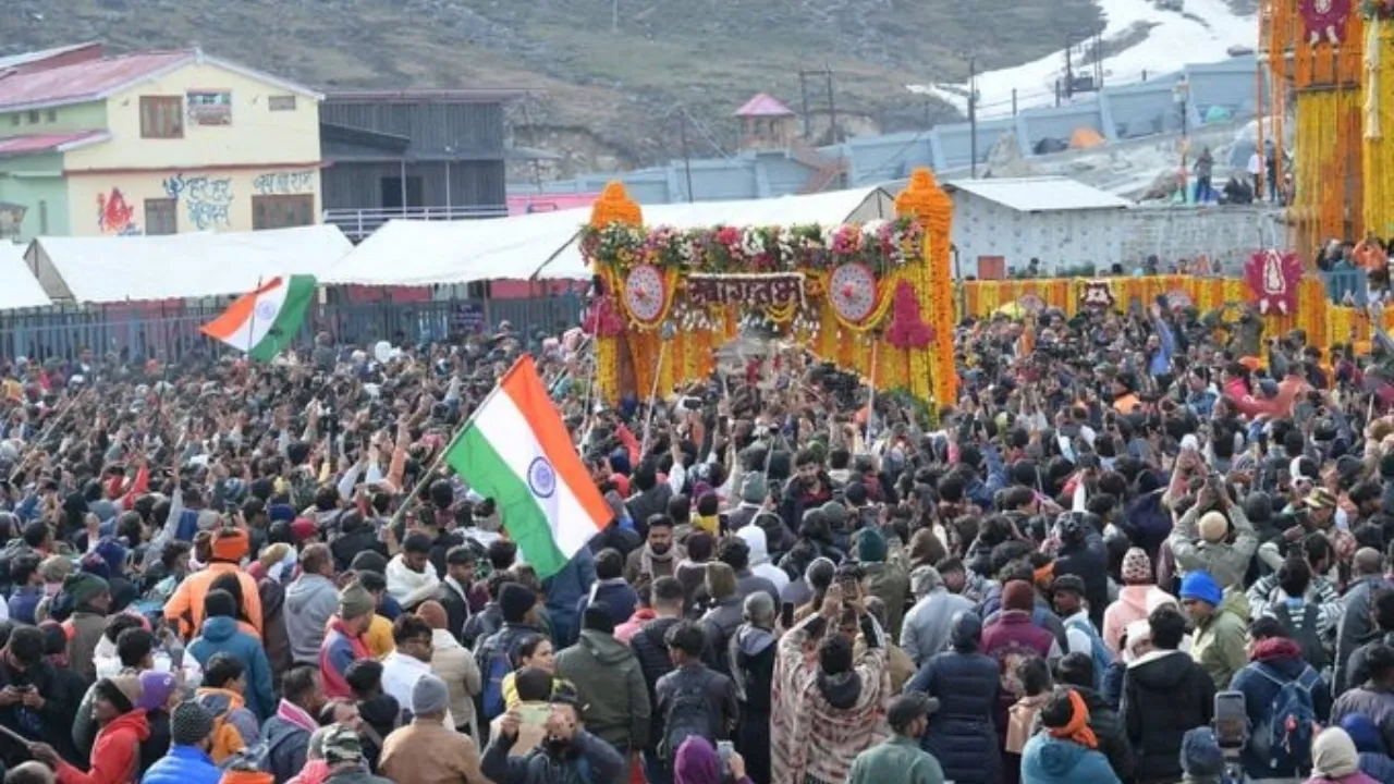 चारधाम यात्रा का धमाकेदार आगाजः 11 दिनों में पहुंची रिकॉर्डतोड़ भीड़, हाड़ कंपाती ठंड किए बाबा के दर्शन
