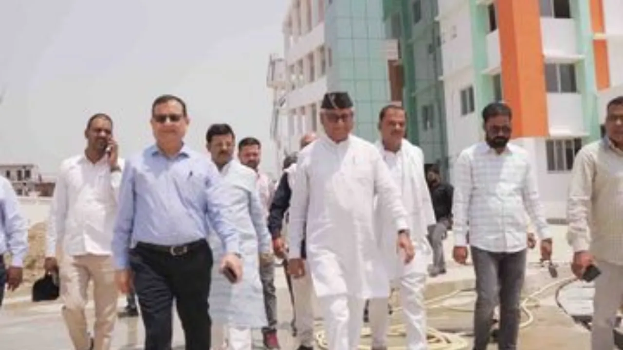 15 दिन में स्वास्थ्य विभाग को हैंडओवर होगा फैजुल्लागंज का अस्पताल, विधायक डॉ. नीरज बोरा ने किया निर्माणाधीन अस्पताल का निरीक्षण