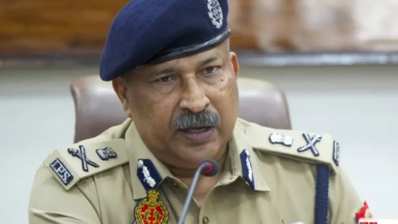 नोएडा हिंसा पर डीजीपी का सख्त ऐलान: उकसाने वाले और बाहरी तत्वों पर होगी कड़ी कार्रवाई