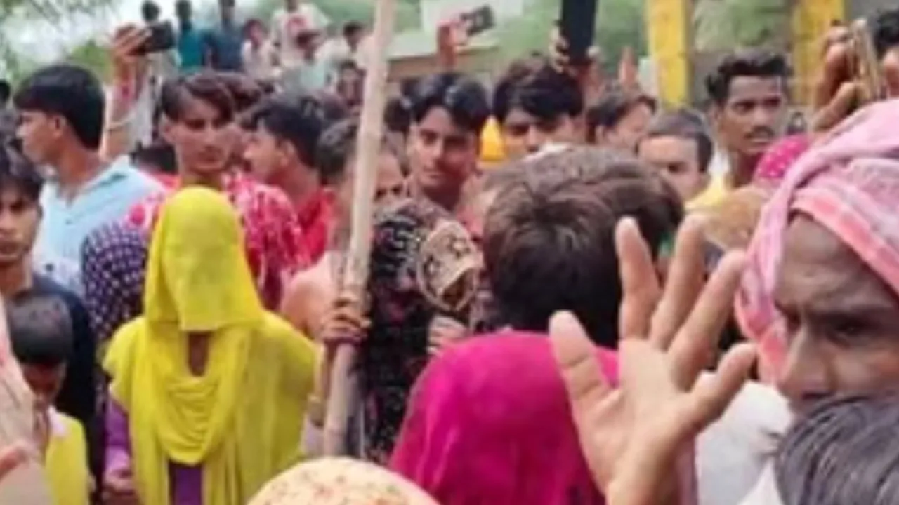 Mathura News: शराब का ठेका खोले जाने पर ग्रामीणों ने किया हंगामा, तोड़फोड़ के आरोप में नौ लोग गिरफ्तार 