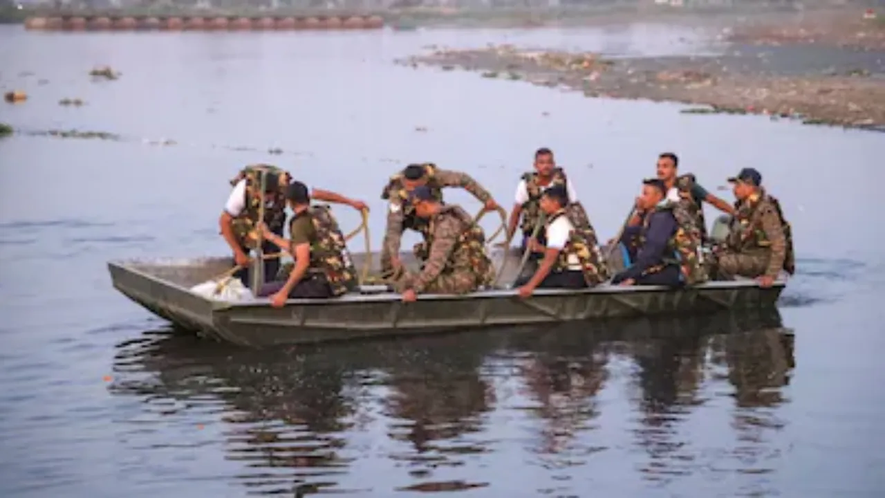 मथुरा नौका हादसा: 'नाविक को बार-बार रोका पर नहीं माना..', जानें कब-क्या हुआ और श्रद्धालुओं की मौत की पूरी कहानी