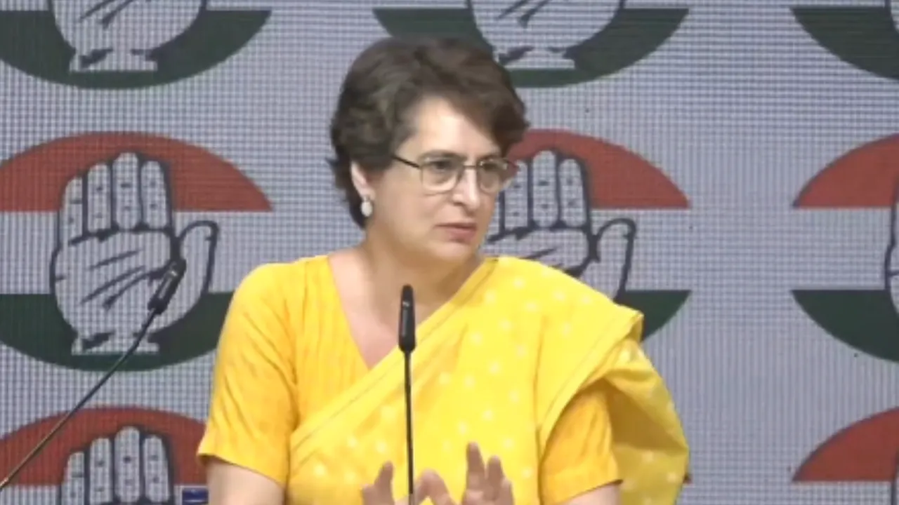 महिलाओं का ''मसीहा'' बनने के लिए काम करना होता... प्रियंका गांधी का भाजपा पर पलटवार, कहा- संघीय ढांचे को बदलने की साजिश था विधेयक