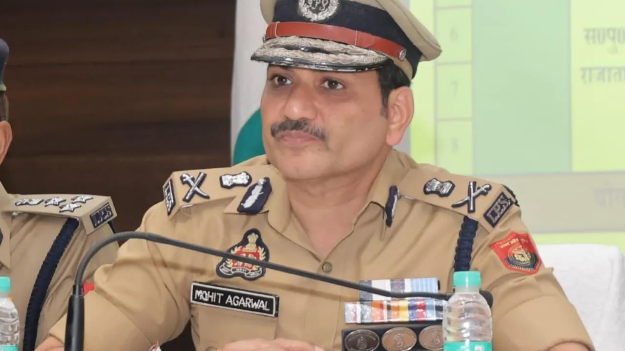 Varanasi News: वाराणसी पुलिस आयुक्त की सख्त कार्रवाई,  13 पुलिस अधिकारी निलंबित