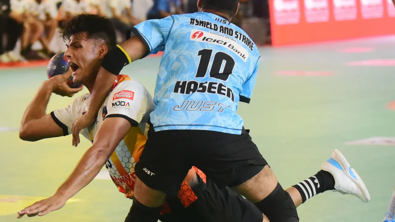 UP Pro Handball League: गोरखपुर फाइनल में, मथुरा से होगी खिताबी टक्कर