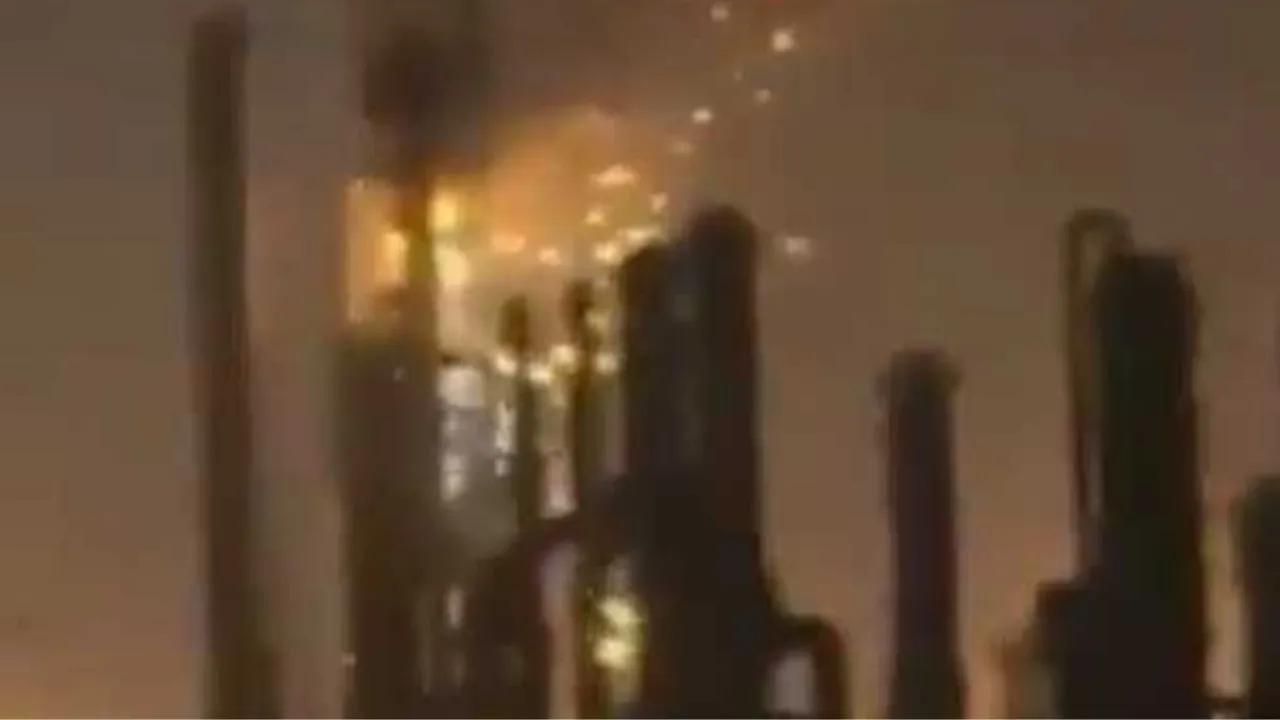 कुवैत में ईरानी ड्रोन हमले तेज: वित्त मंत्रालय तबाह, शुवैख तेल कॉम्प्लेक्स में लगी आग भयंकर 