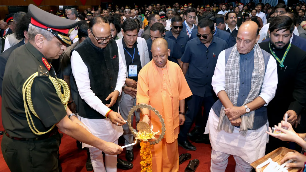 हर सैनिक की सांस में बसता है भारत : सीएम योगी ने वीर परिवारों के अनदेखे त्याग को बताया राष्ट्र का असली सम्मान