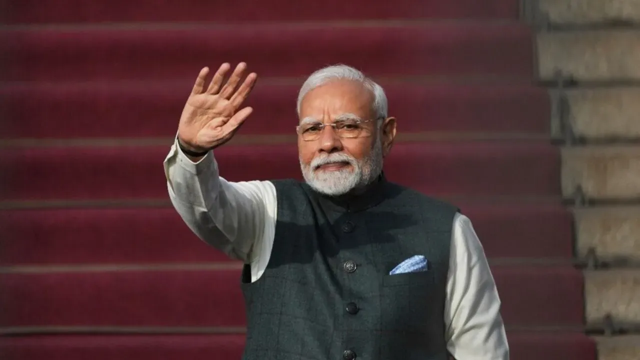 वाराणसी में पीएम मोदी का भव्य दो दिवसीय काशी दौरा: 6 हजार करोड़ की 100+ परियोजनाओं का लोकार्पण, रोड शो के साथ विश्वनाथ धाम में पूजन