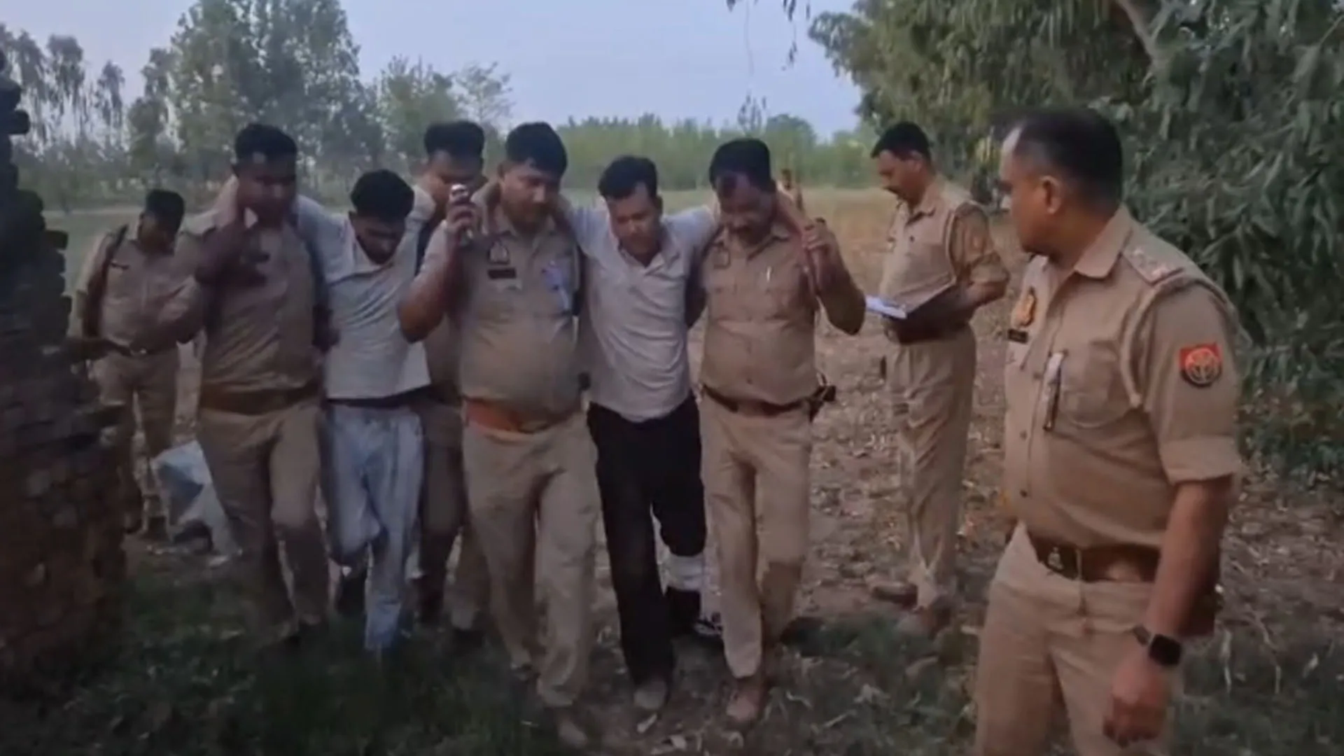 Bareilly: किच्छा नदी के पास पुलिस से मुठभेड़, दो गौतस्करों को पैर में लगी गोली