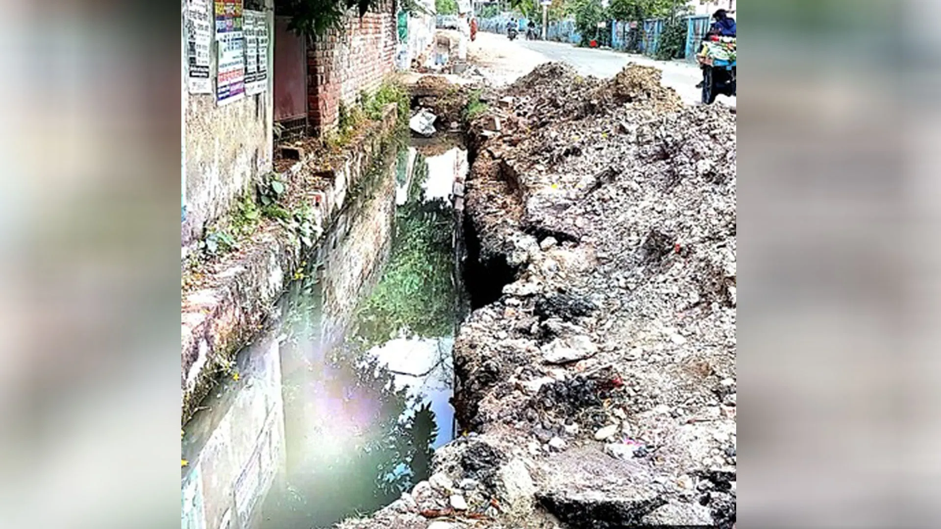 Bareilly: अधूरे नाले पर ठेकेदार पर 50 हजार जुर्माना, 1625 मीटर के सापेक्ष केवल 30 मीटर खुदाई 