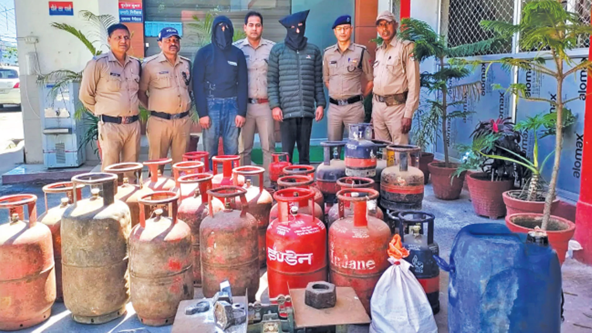 Uttrakhand: रामनगर में अवैध गैस रिफिलिंग का भंडाफोड़, दो को किया गिरफ्तार