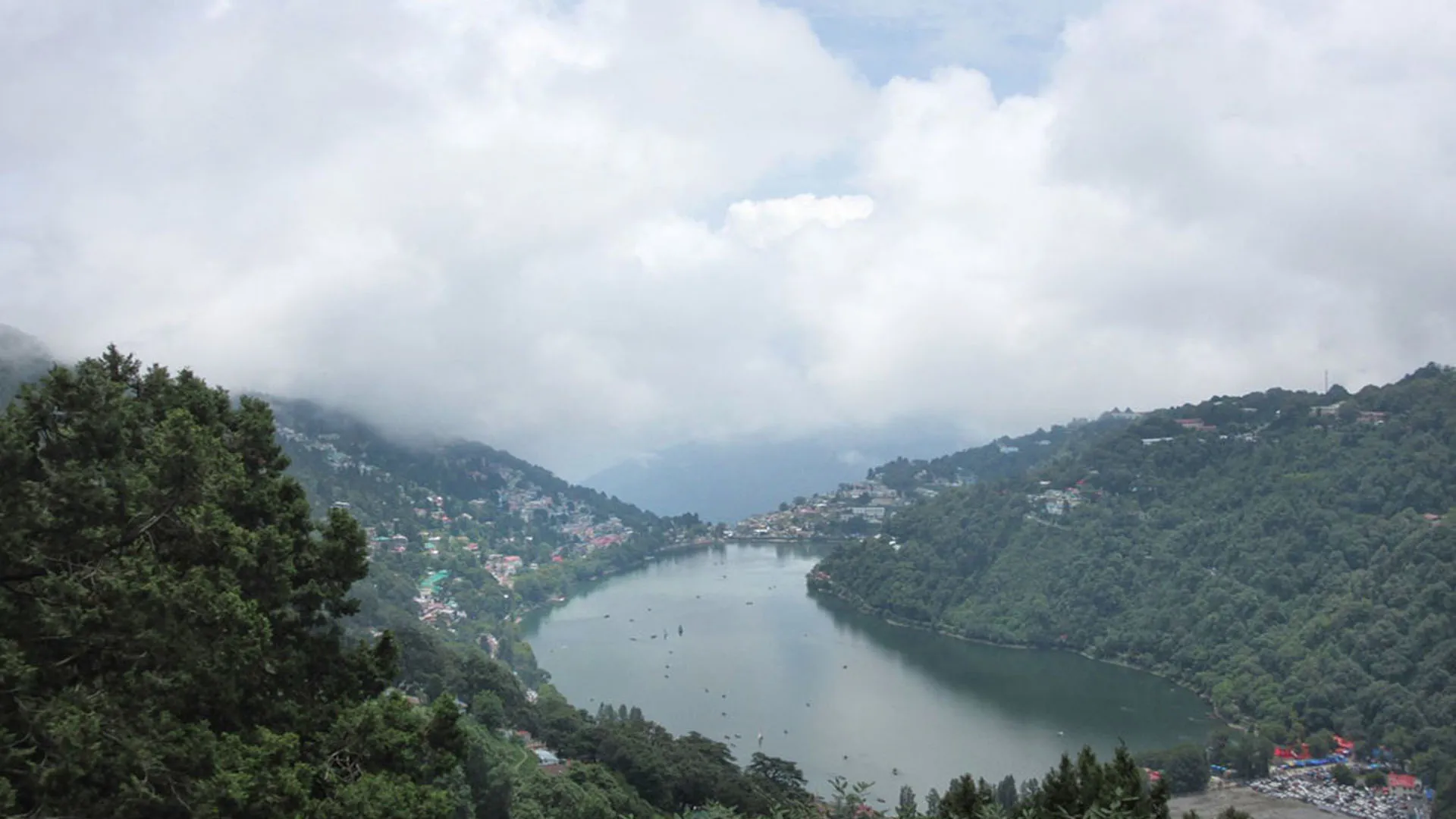 Uttrakhand: नैनीताल में अप्रैल की ठंडक ने चौंकाया, 5 साल में पहली बार पारा धड़ाम