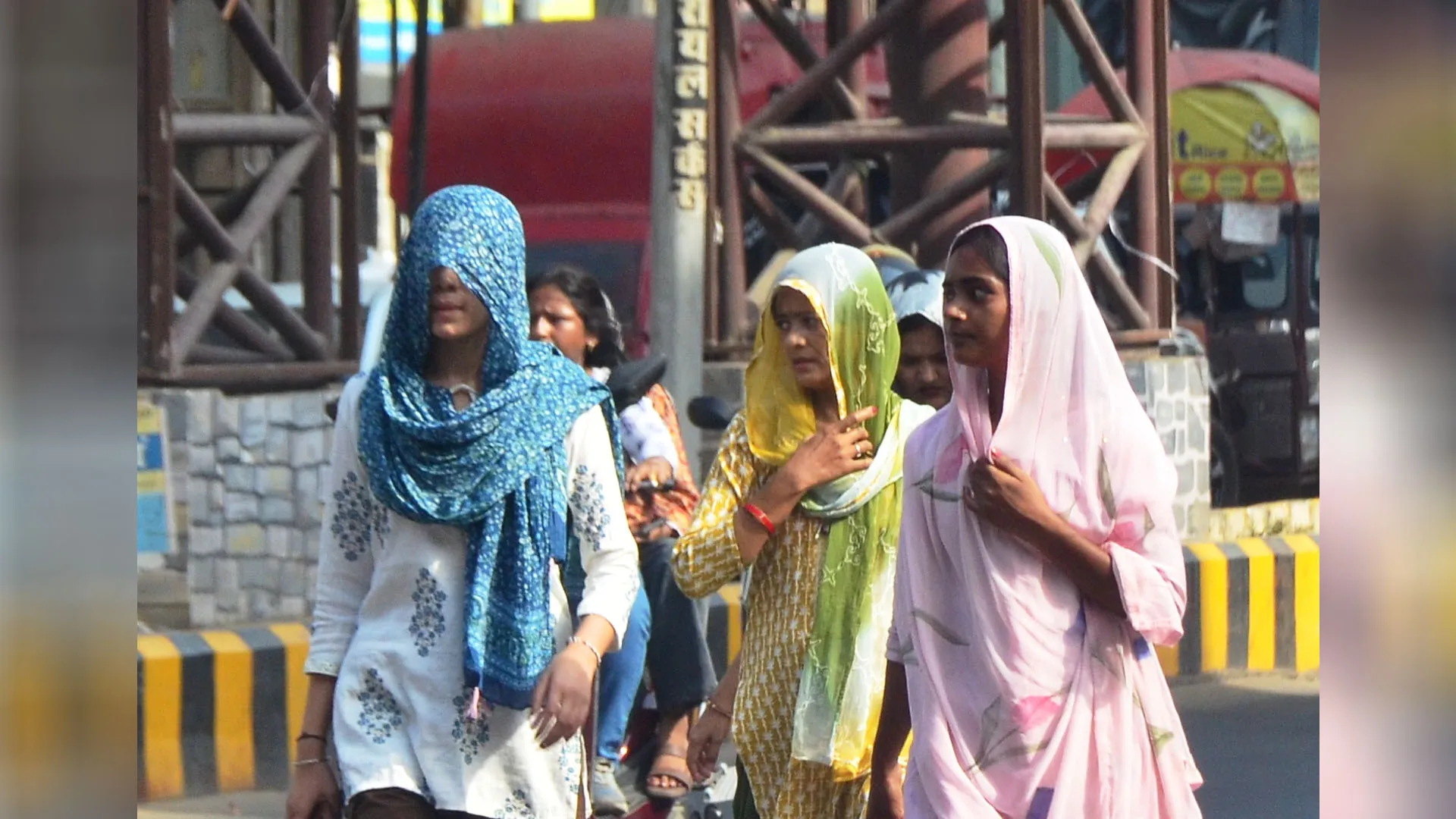 Bareilly: तपिश से चढ़ा पारा... मंडल के तीन जिलों में यलो अलर्ट, मंडल में बदायूं सबसे गर्म