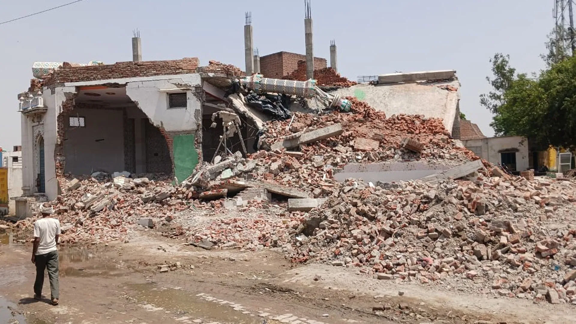 UP: मस्जिद का 25 प्रतिशत हिस्सा टूटना बाकी...सरकारी भूमि पर किया था अवैध निर्माण