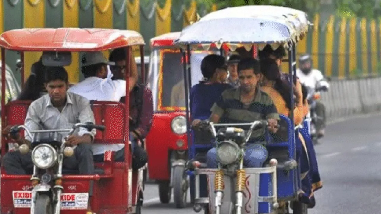 लखनऊ में जाम की समस्या का कारण बने ई-रिक्शा, कागजाें तक सिमटकर रह गई जोन व्यवस्था 