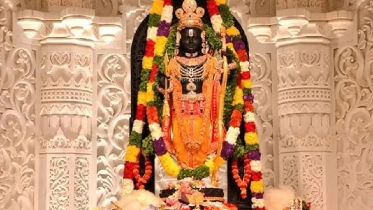  Ayodhya Ram Mandir: फिजी से रामलला के दर्शन करने पहुंचे 80 साल के बुजुर्ग पर्यटक, हरियाणा से अयोध्या पहुंचे 30 दृष्टिबाधित बच्चे