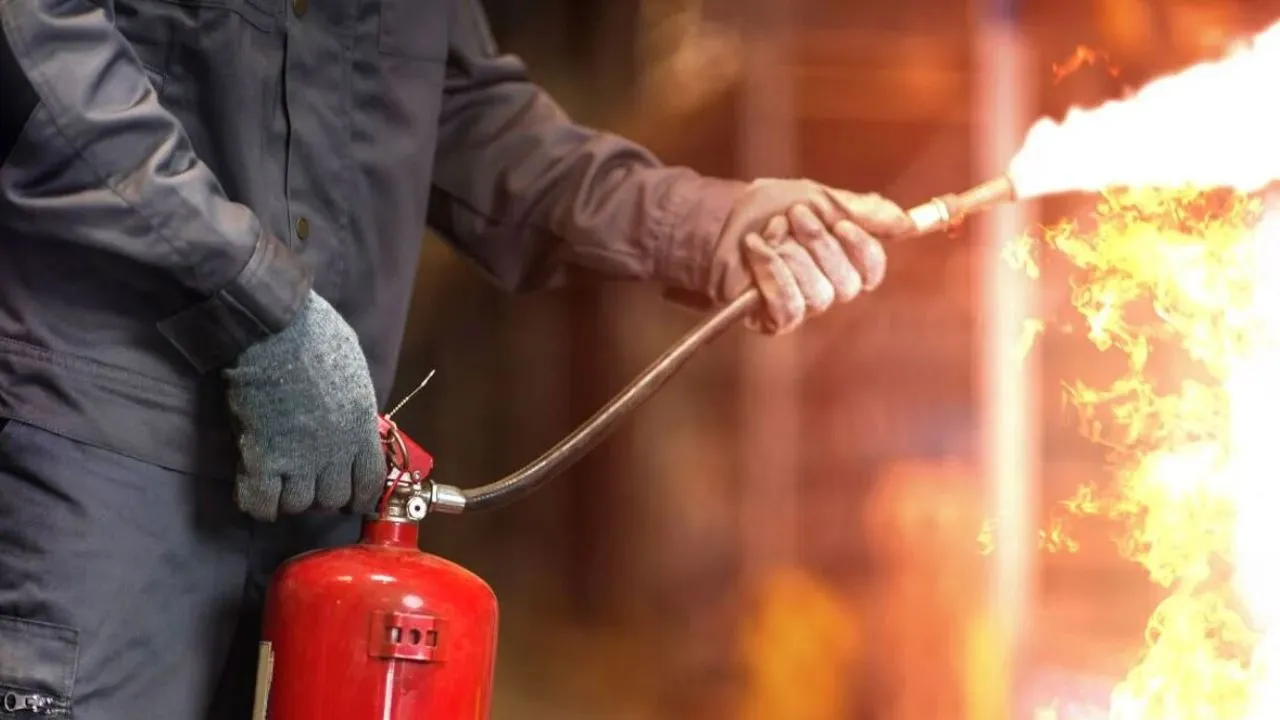 आग से बचाव के लिए प्रशासन ने जारी की एडवाइजरी, बचाव को लेकर लोगों को दिए निदेश  