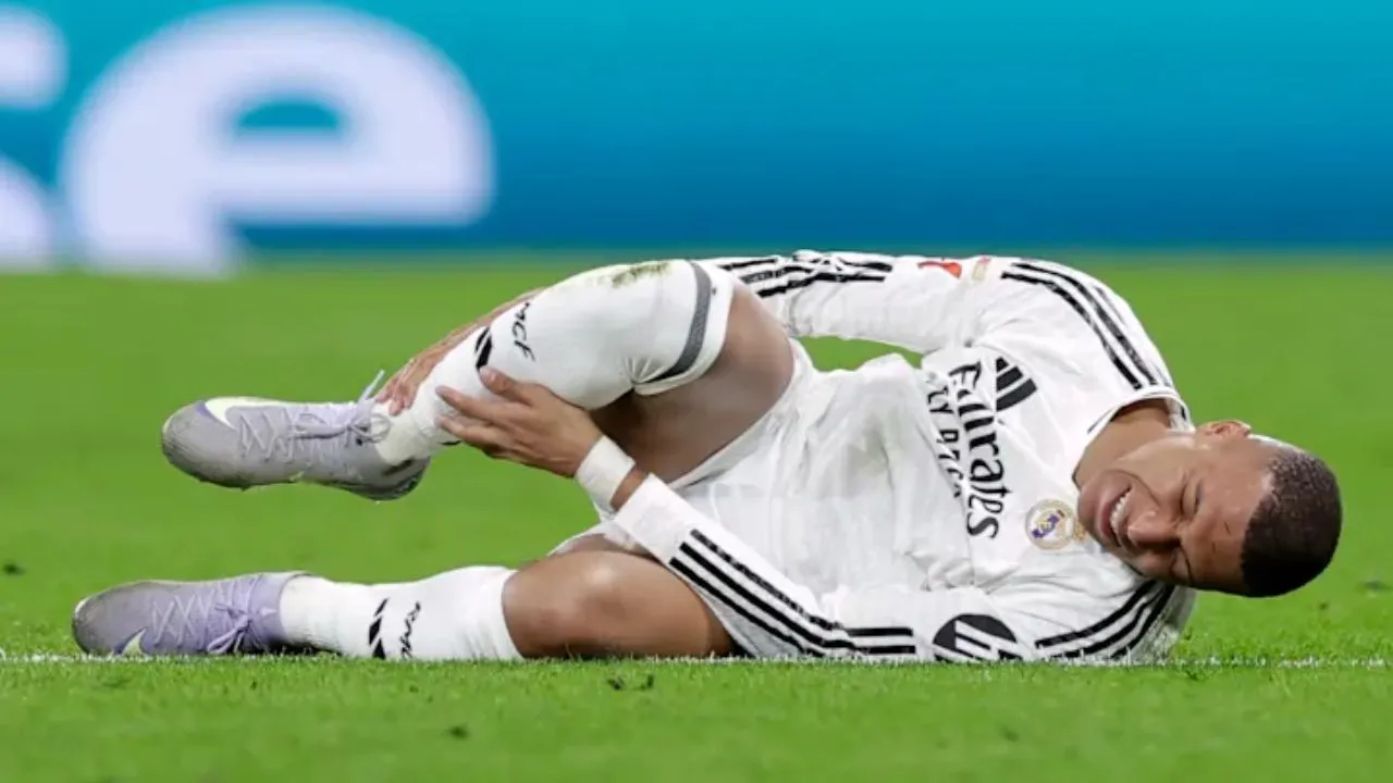  एम्बाप्पे की चोट ने बढ़ाई मैड्रिड की चिंता, ला लीगा की खिताबी जंग से बाहर हुए फ्रांसीसी स्टार