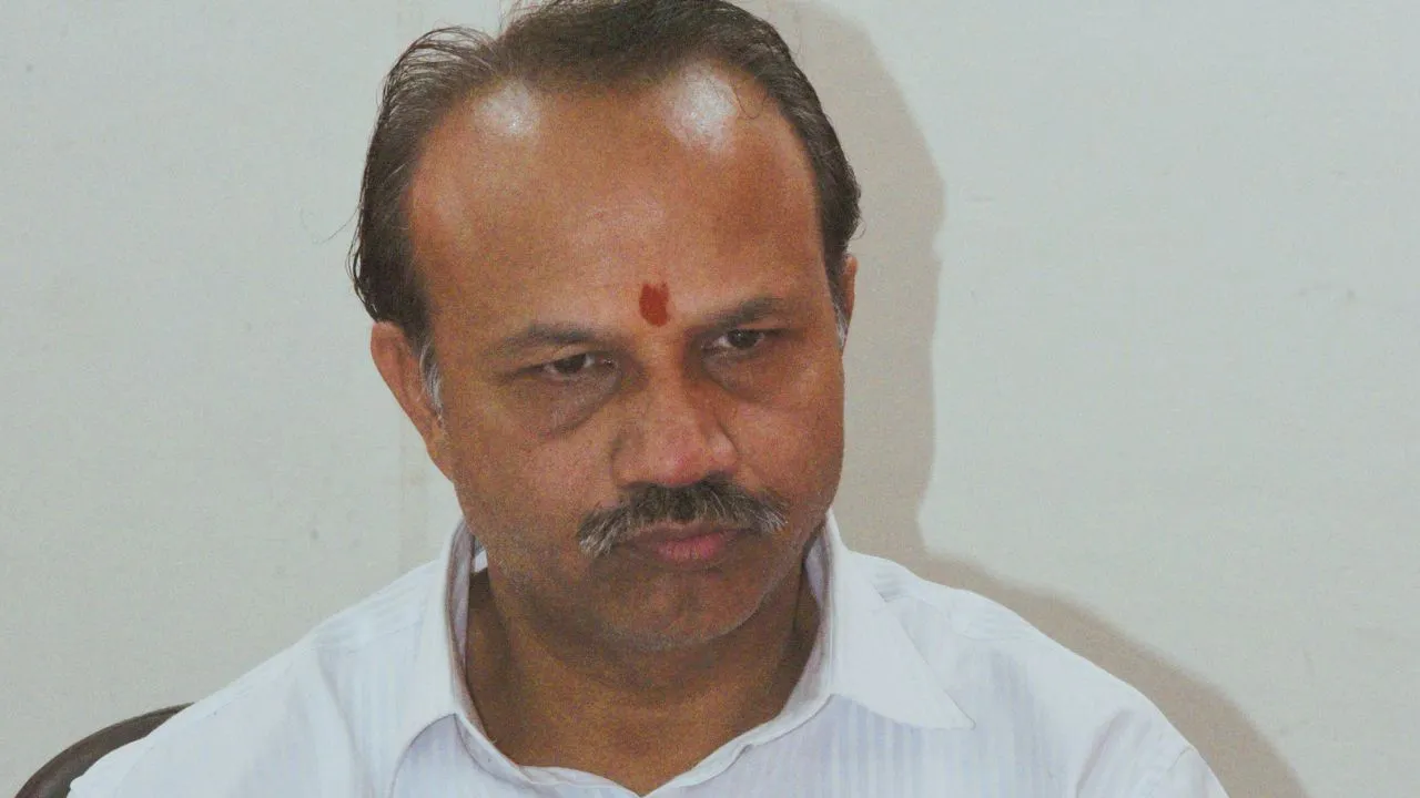  अनुराग रस्तोगी, नार्थ इंडिया हेड इंडिया बुलियन ज्वेलर्स, इब्जा