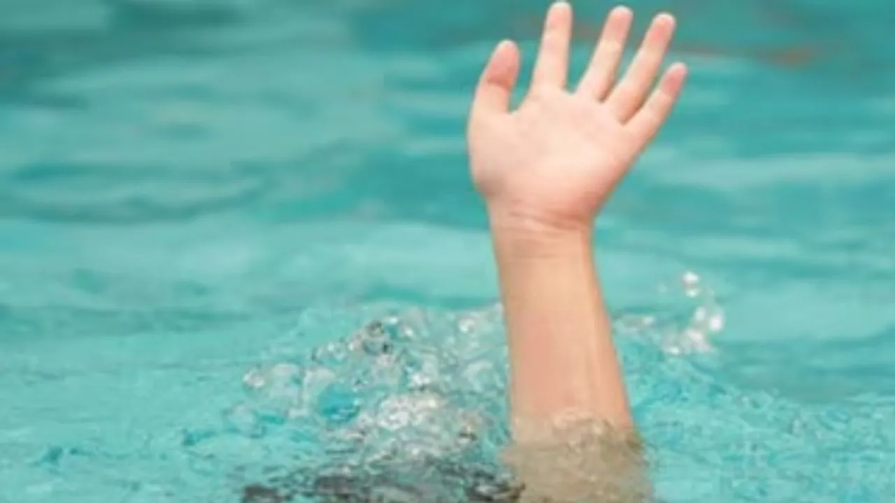  श्रावस्ती में राप्ती बनी काल : दो मासूम बच्चियों की ले ली जान, प्रशासन के प्रति ग्रामीणों में नाराजगी