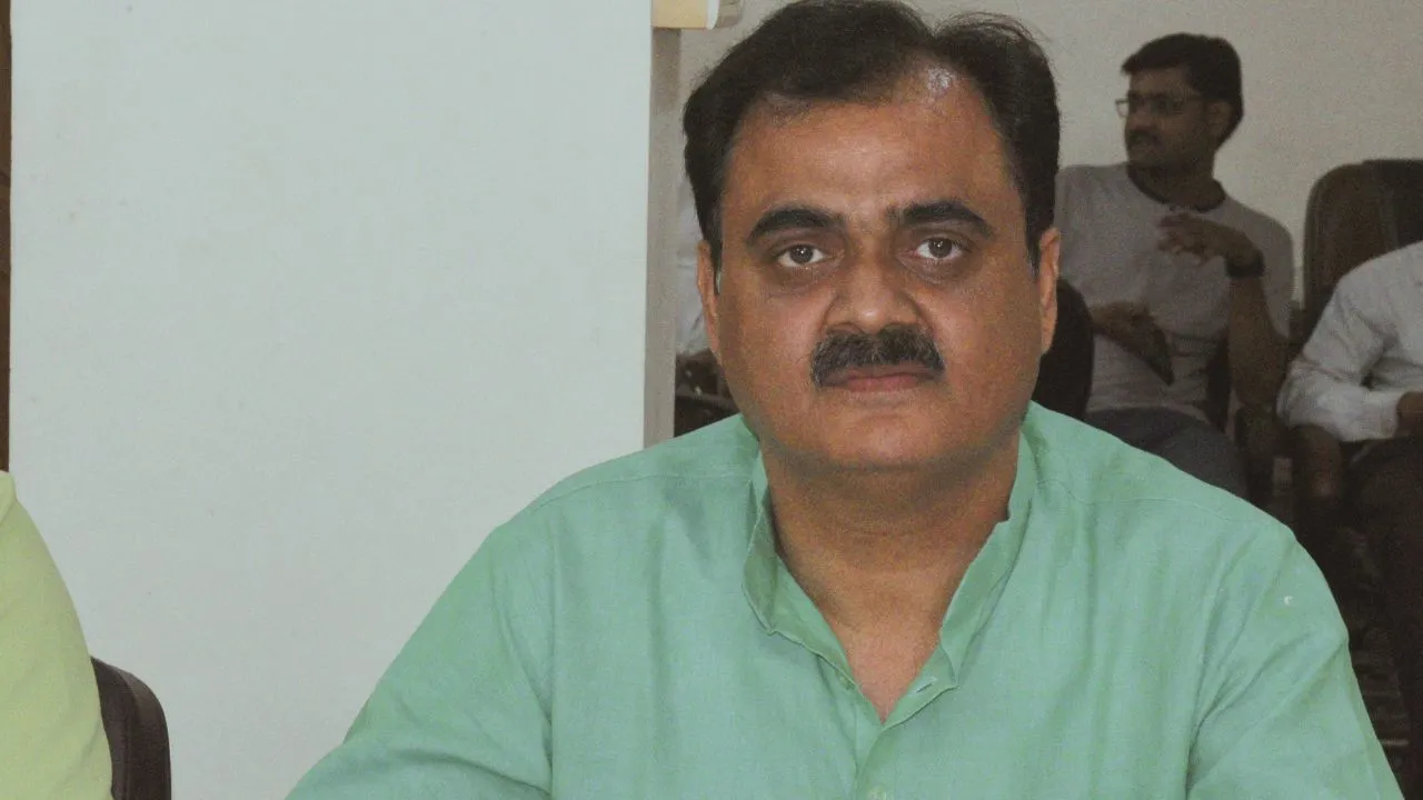 अविनाश त्रिपाठी, प्रदेश उपाध्यक्ष उप्र. आदर्श व्यापार मंडल