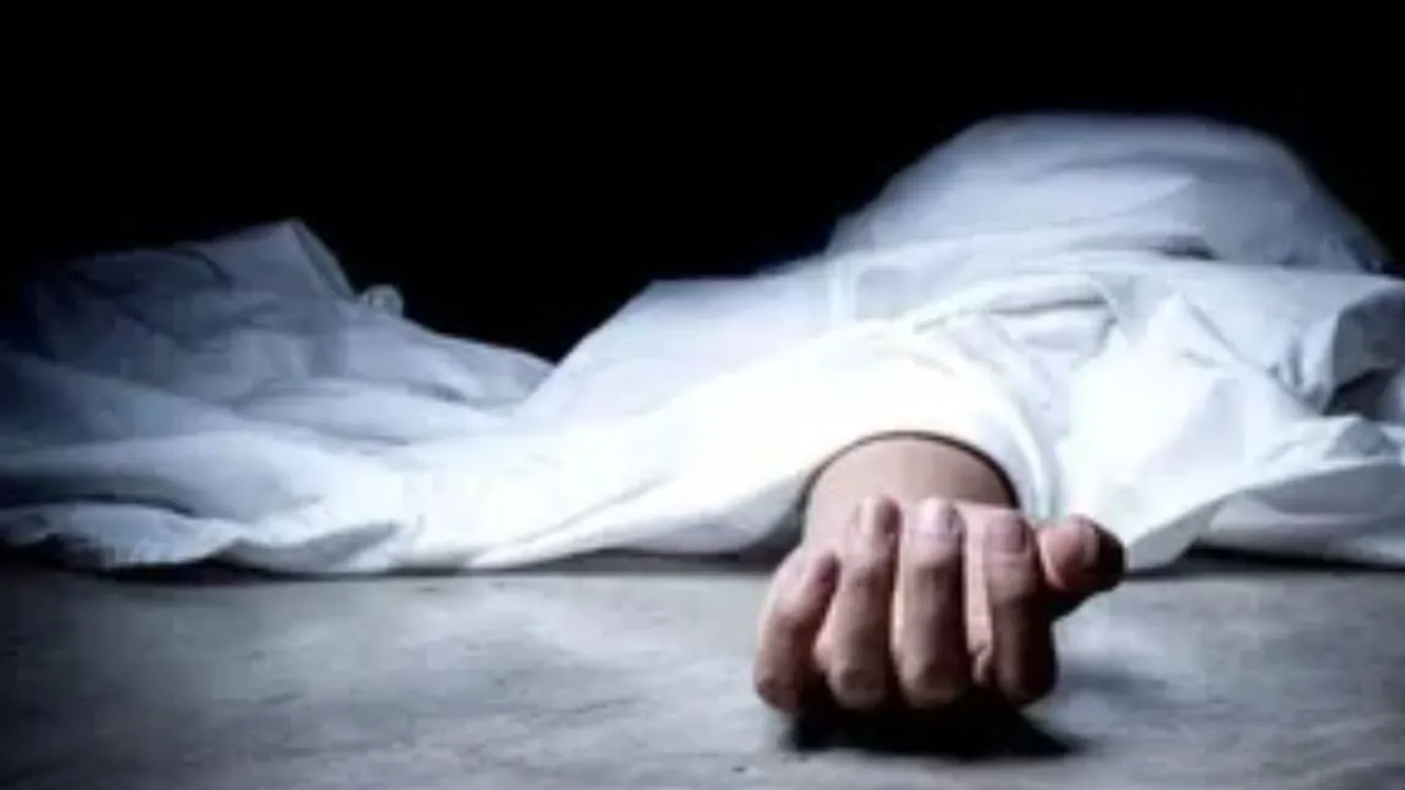 यूपी : किशोरी को भगाने वाले आरोपी का कोतवाली में फंदे पर लटका मिला शव, इंस्पेक्टर और सिपाही सस्पेंड 