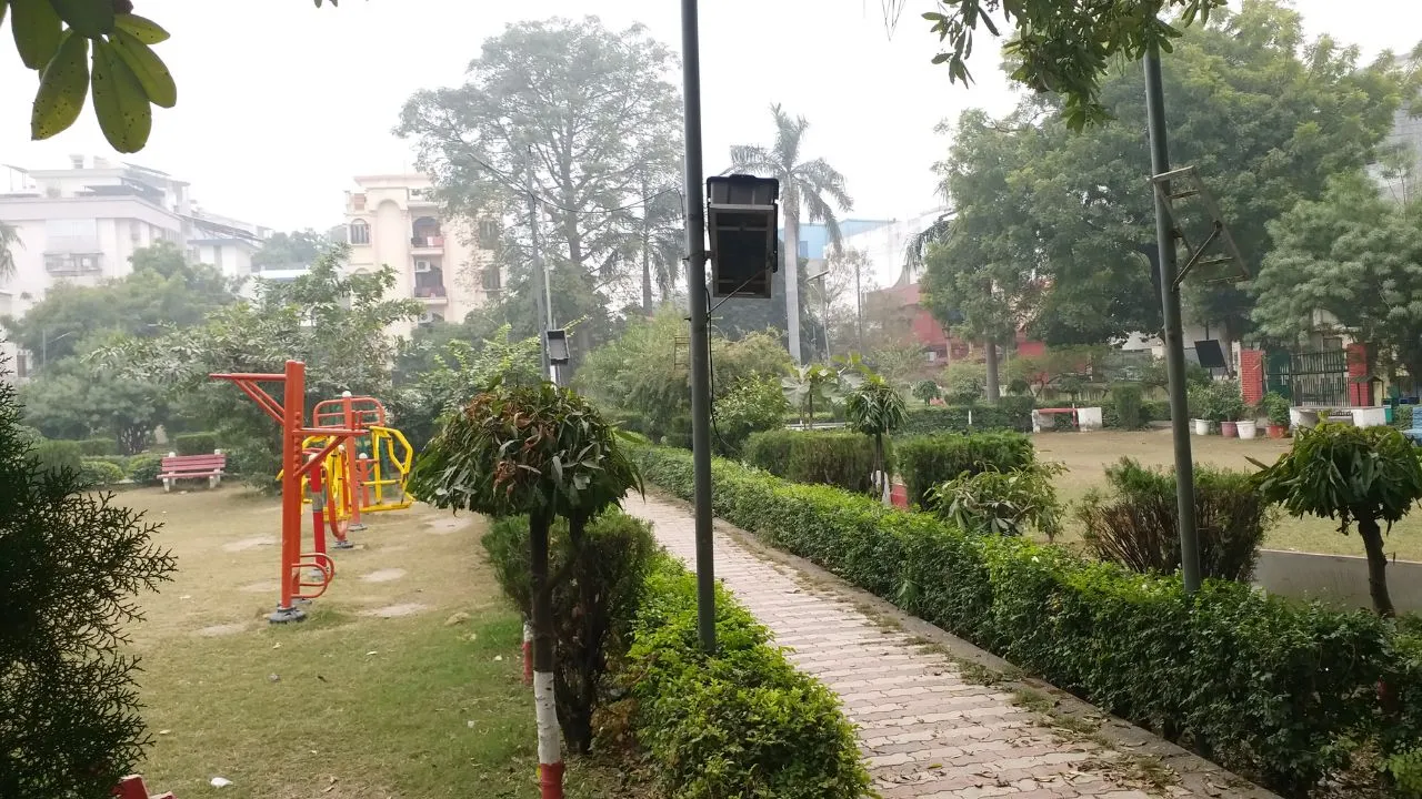 जॉर्गस पार्क की बदहाली पर ब्लैकलिस्ट होगी फर्म:  क्षतिग्रस्त पाथवे, सूखे पौधे मिलने पर जब्त होगी सिक्योरिटी