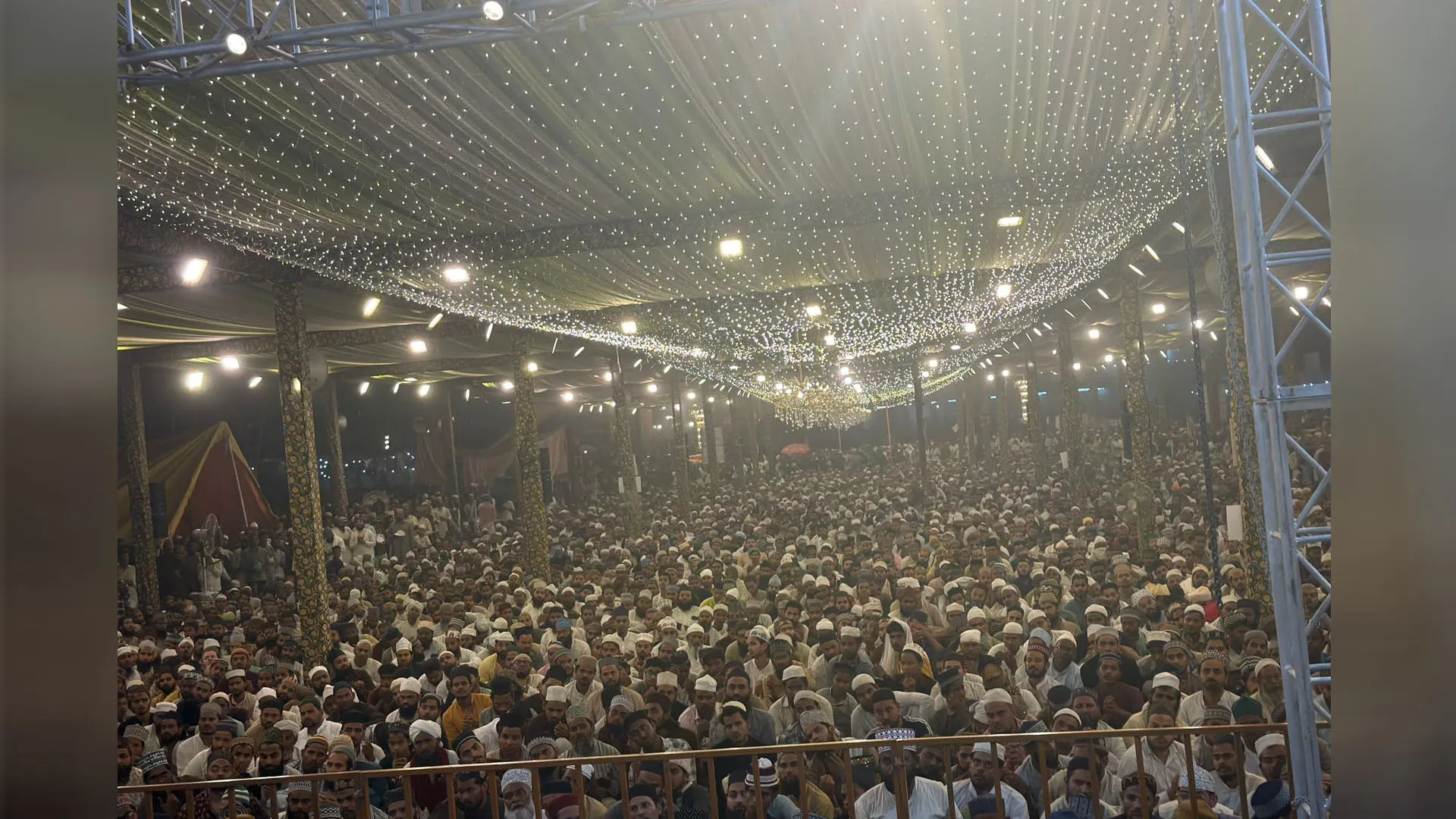 उर्स-ए-ताजुश्शरिया:आधी रोटी खा लेना मगर बच्चों की तालीम कराना, बेटियों को फोन से रखें दूर