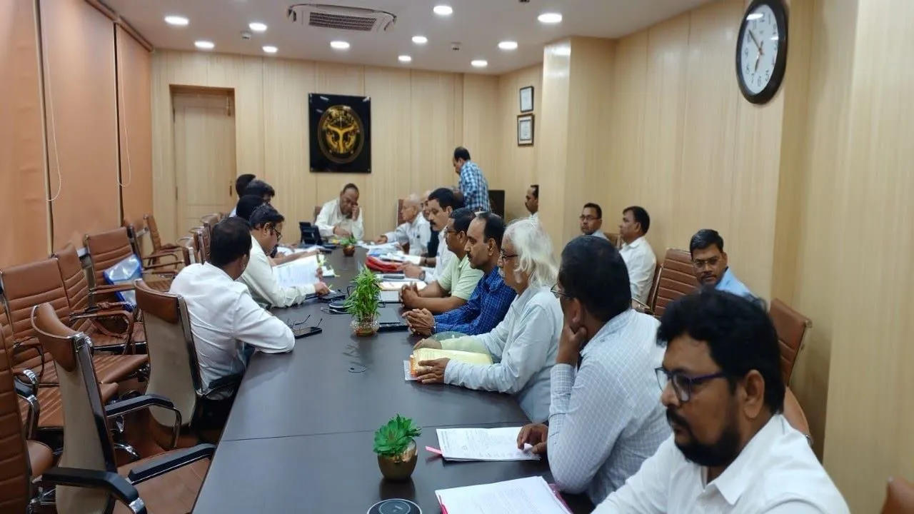 UP: स्वास्थ्य कर्मचारियों की मांगों पर बनेगा प्रस्ताव, अपर मुख्य सचिव ने महानिदेशक को दिया निर्देश 