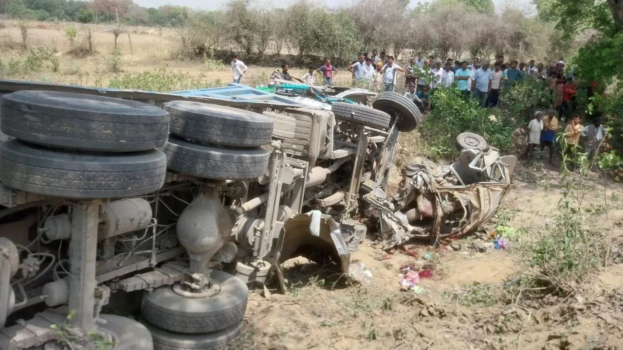 उन्नाव में भीषण सड़क हादसा, एक ही परिवार की 4 महिलाओं समेत 6 की मौत, 4 घायल