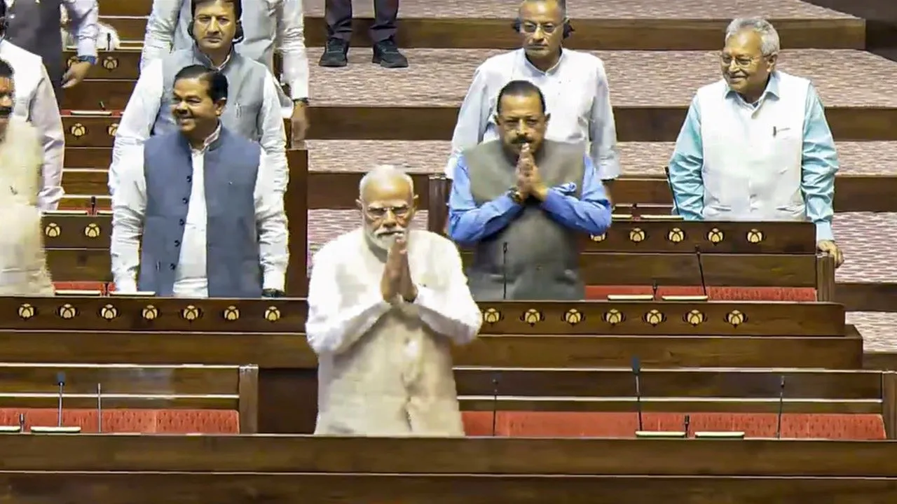 संसदीय इतिहास में पहली बार मनोनीत सांसद हरिवंश निर्विरोध बने उपसभापति,  PM मोदी ने दी बधाई