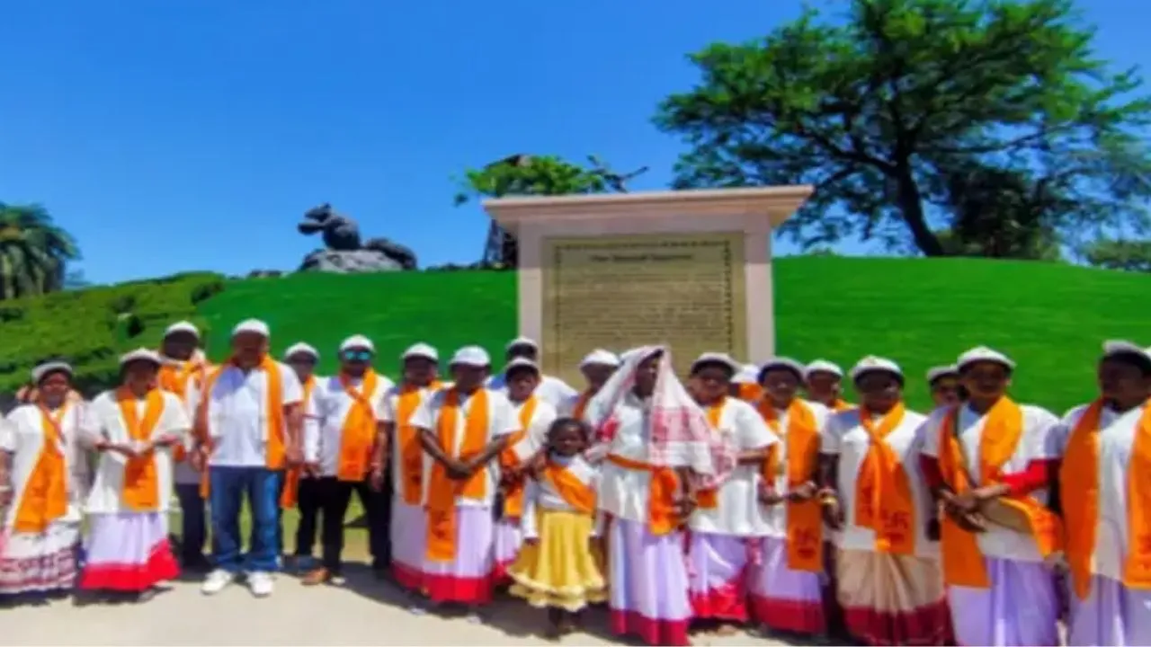  असम से अयोध्या पहुंचा श्रमिकों का पहला दल: चाय बागान के 30 श्रमिकों ने किए रामलला के दर्शन 