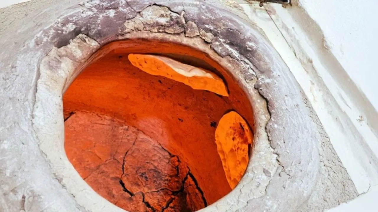 बस्ती में अमानवीय व्यवहार ... रसगुल्ला खाने पर 11 साल के बच्चे को जलते तंदूर में फेंका, हालत गंभीर 