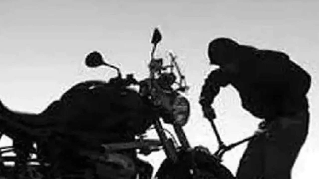 ट्रिप पर जा रहे राइडर की लखनऊ में स्पोर्ट्स बाइक चोरी, कैमरे में दिखा चोर, दर्ज करायी रिपोर्ट