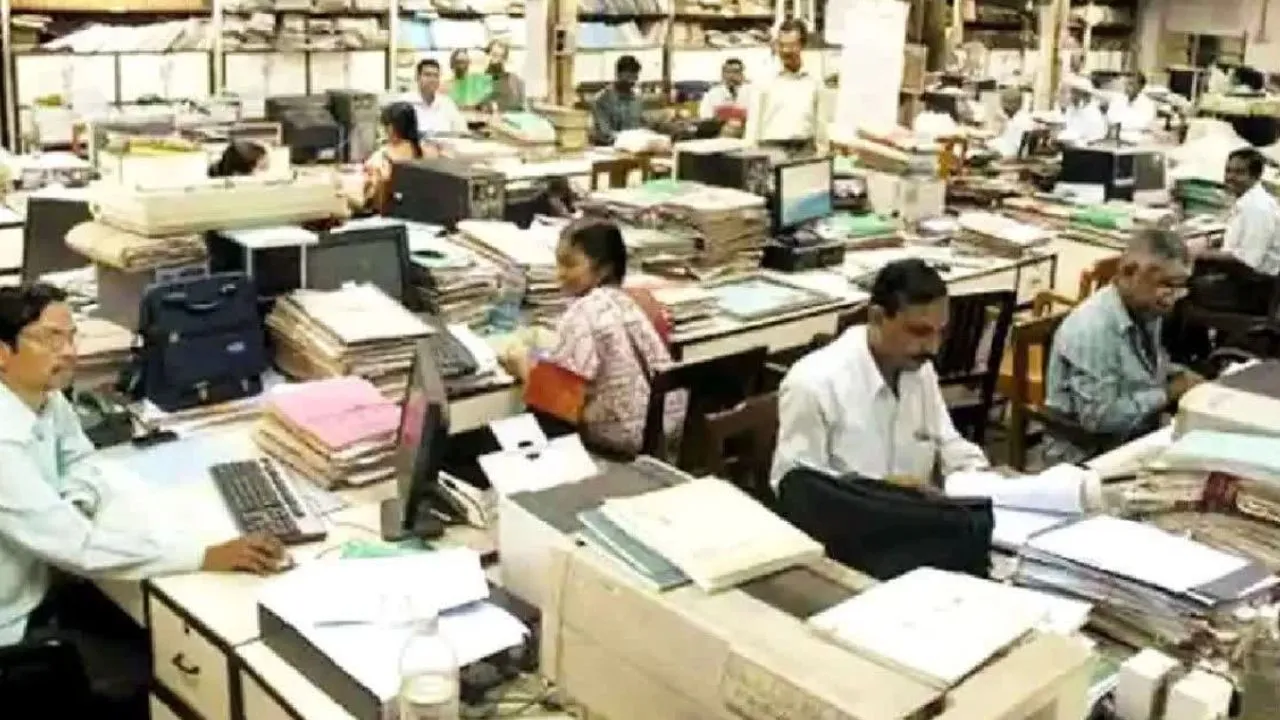  यूपी में राज्य कार्मिकों को 31 मई तक देनी होगी स्व-मूल्यांकन आख्या, वार्षिक प्रविष्टि अब पूरी तरह ऑनलाइन, तय समय सीमा जारी