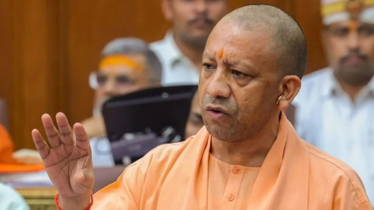 यूपी सरकार ने अफसरों को जारी किए निर्देश, जनप्रतिनिधियों के प्रति व्यवहार में बर्दाश्त नहीं होगी लापरवाही