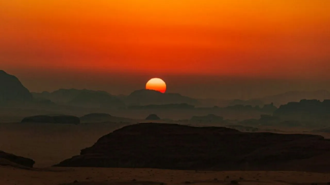 वैज्ञानिक फैक्ट:  आखिर क्यों उदय और अस्त के समय लाल दिखाई पड़ता है सूर्य 