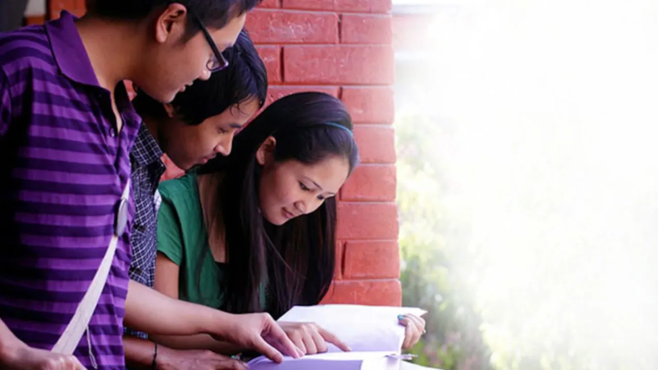  12 वीं के बाद : कॉमर्स स्टूडेंट्स के लिए कौन-सा कोर्स बेहतर