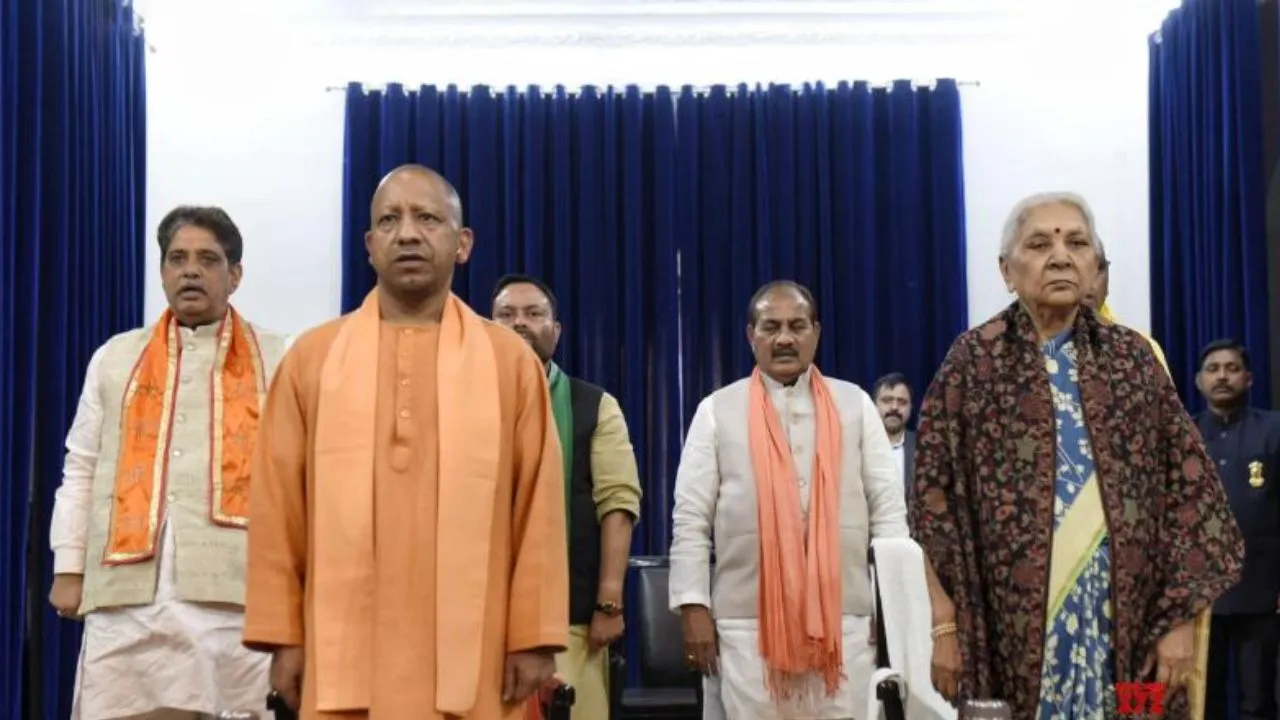 लखनऊ में आदर्श माध्यमिक विद्यालय के नवीन भवन का लोकार्पण, जन भवन में बोले सीएम योगी, 'शिक्षा क्षेत्र के लिए एक आदर्श उदाहरण' 